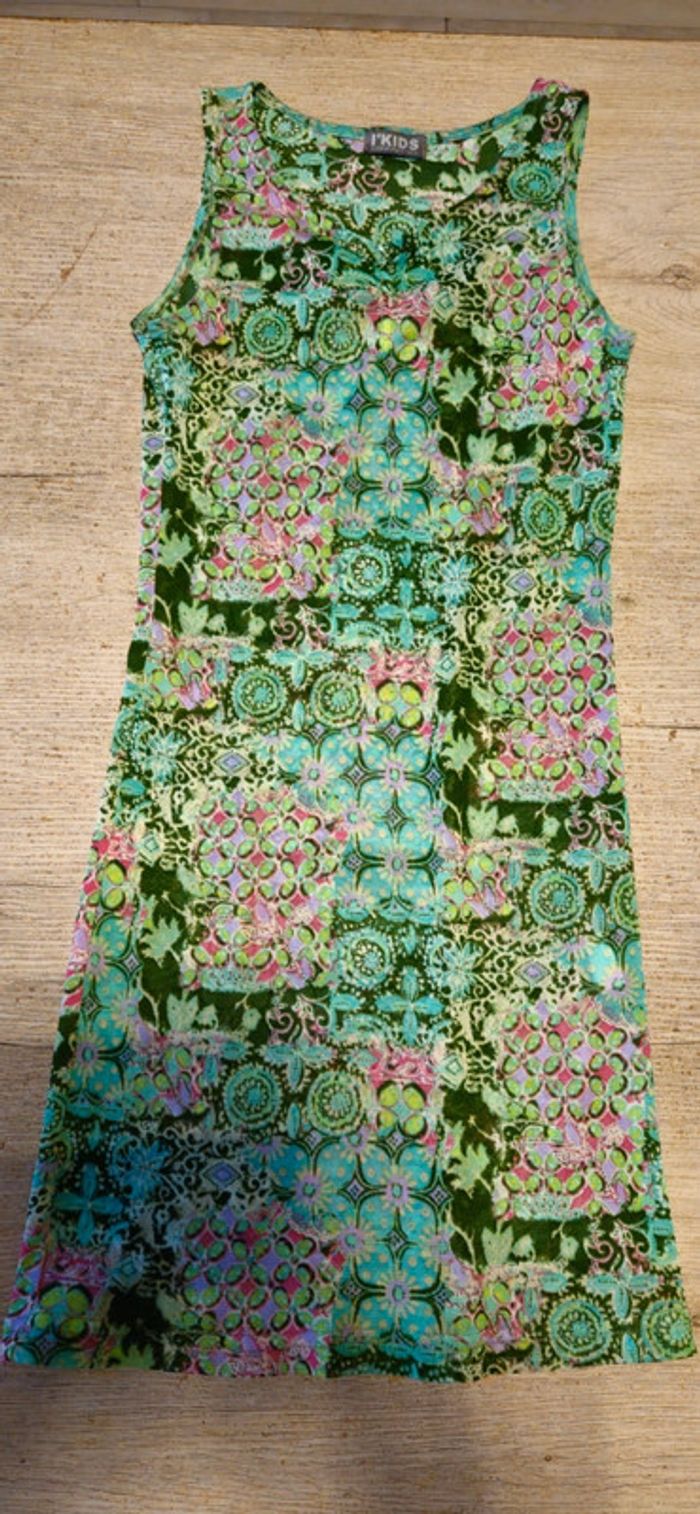 Robe moulante verte à motifs avec son t shirt blanc, sans manche, I'Kids Contemporary, 152/12 ans - photo numéro 4