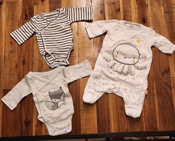 Lot pyjama et bodys