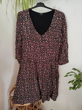 Robe à fleurs manches 3/4 noire