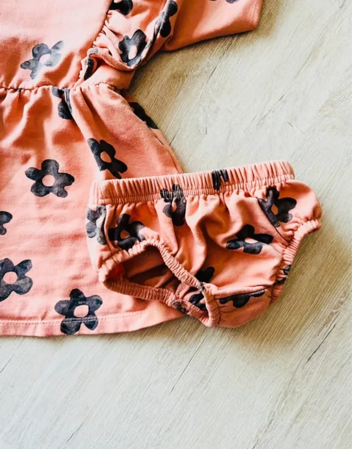 Robe et cache couche bébé fille Jessica sinpson - photo numéro 3