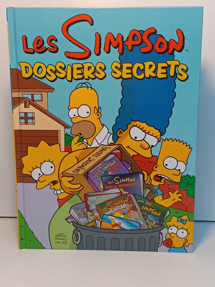 Livre Bande dessinée les Simpson Dossiers secrets