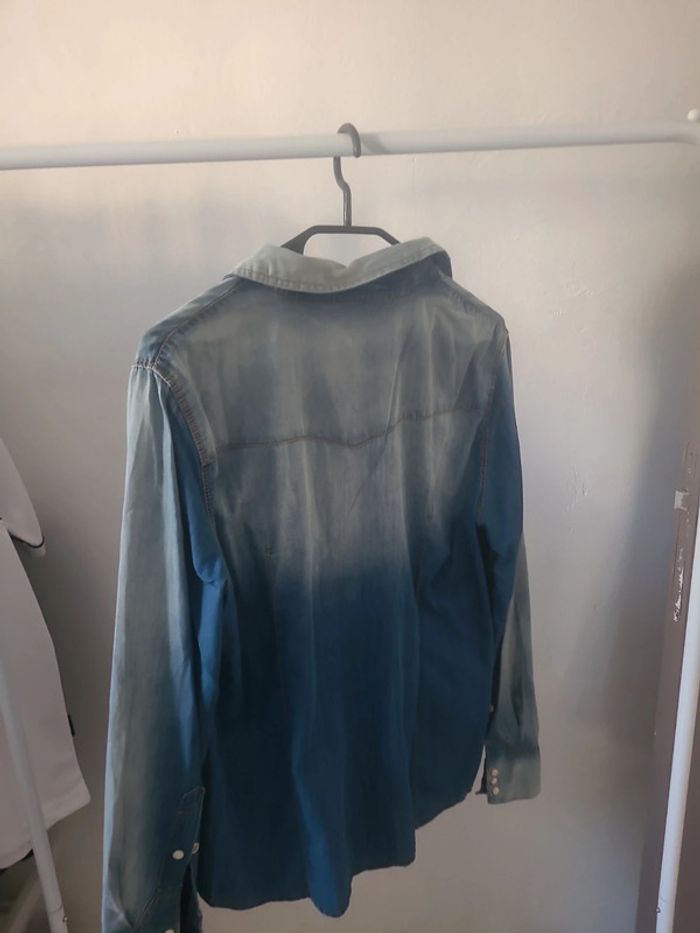 Chemise couleur jean - photo numéro 3