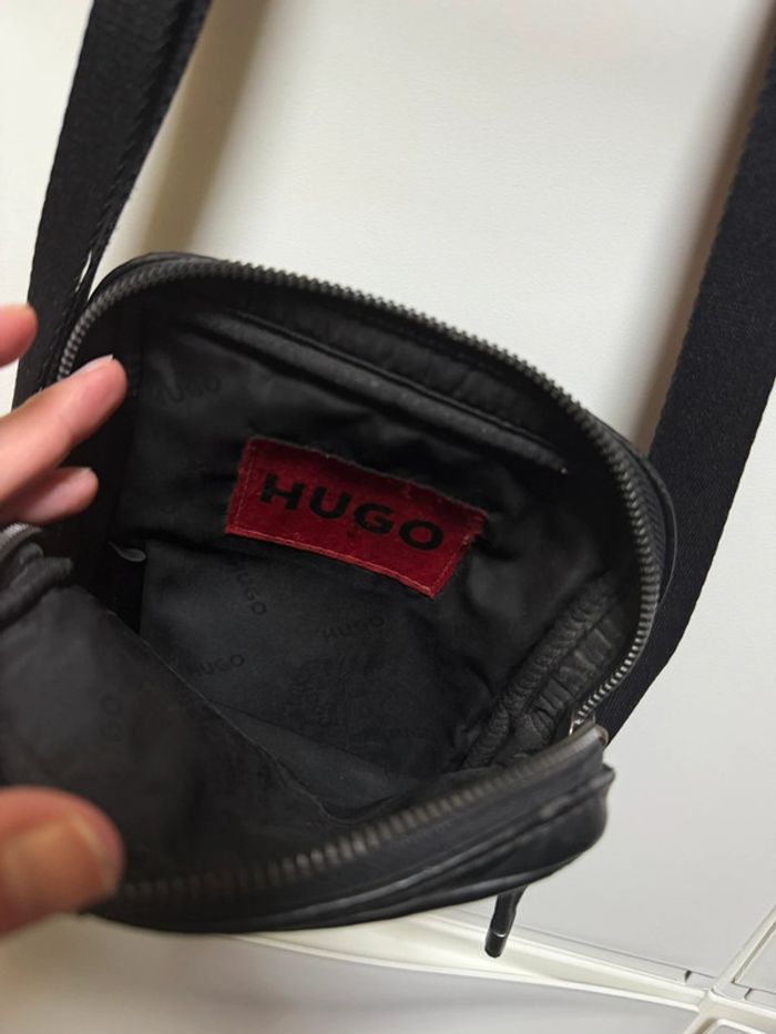 Sacoche Roy monogramme homme noir effet cuir de la marque Hugo - photo numéro 4