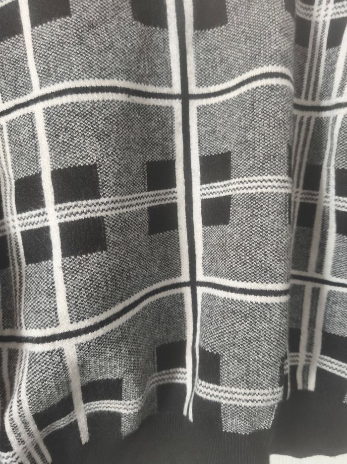 Pull neuve - photo numéro 3