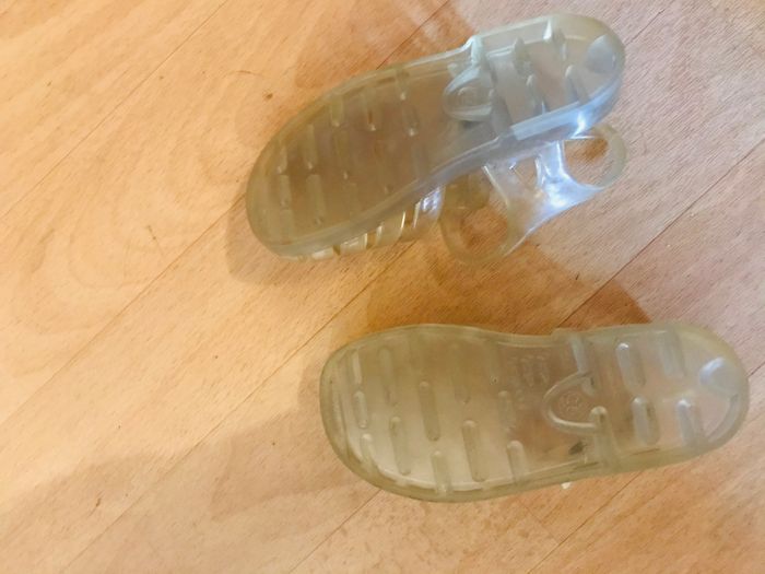 Chaussures sandales pour la mer 🌊 pointure 25 - photo numéro 2