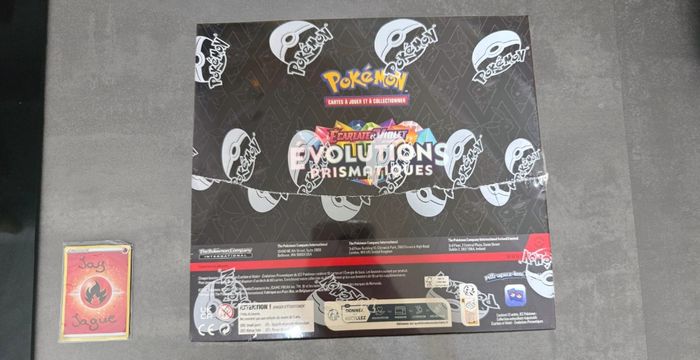 Pokémon Display de Tripack Évolution Prismatique