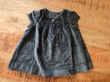 Robe Absorba à boutonnage dans le dos 3-6 mois