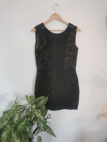 Robe noire taille M mango