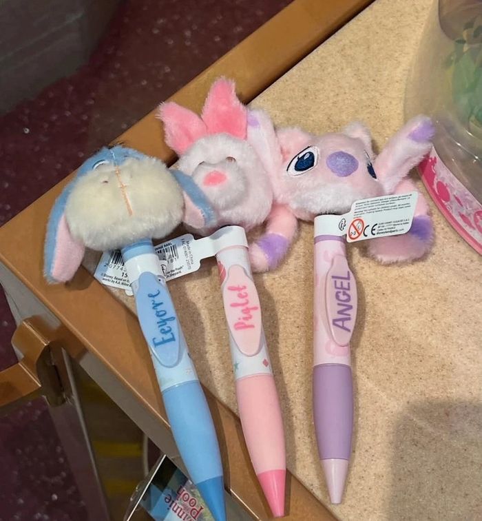 3 stylos disneyland paris