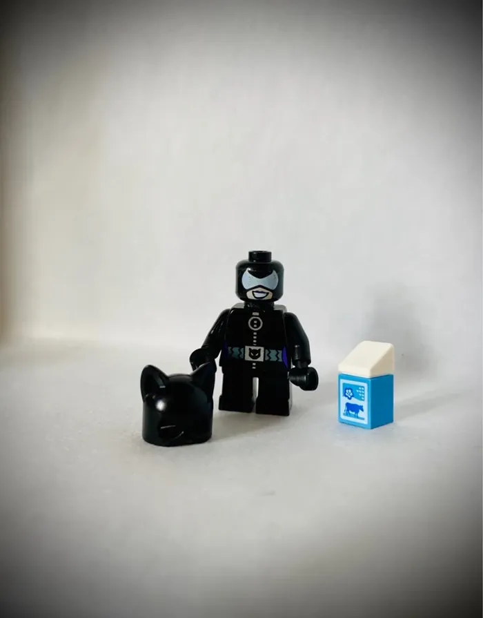 Minifigurine LEGO Super Heroes SH243 - Catwoman - Très bon état - photo numéro 5