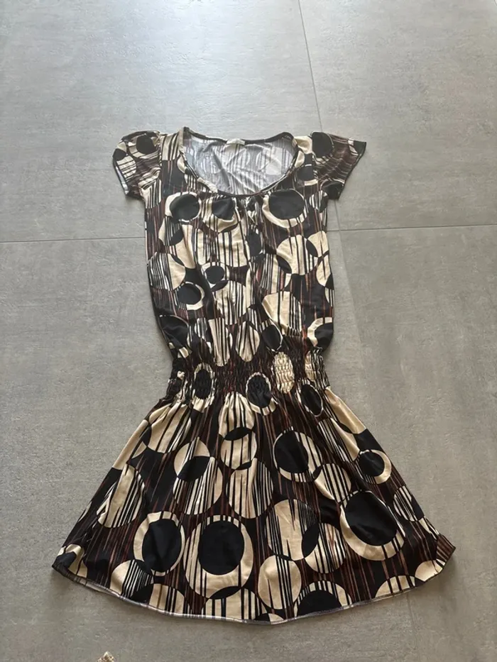 Robe R