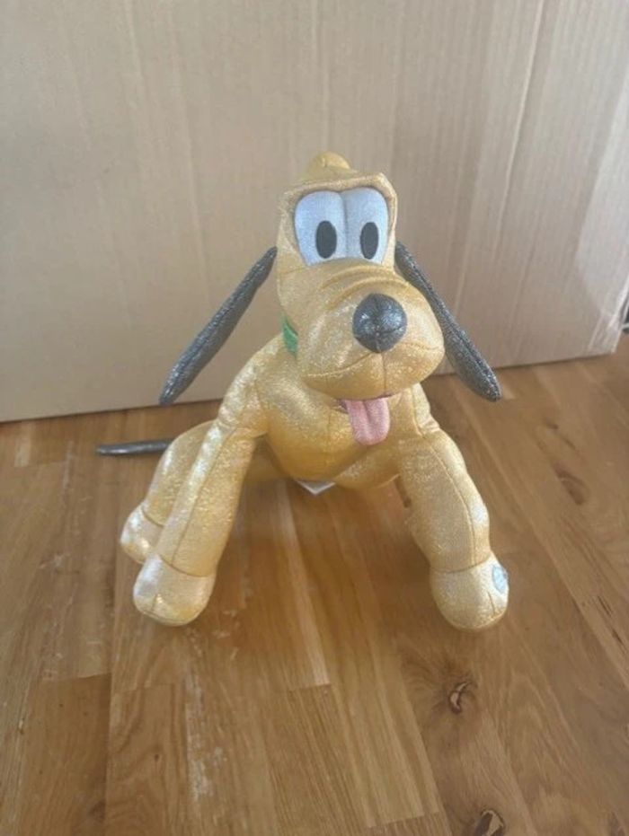 peluche sonore disney 100 ans pluto