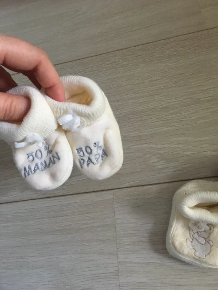 Lot 2 paires de chaussons naissance neufs - photo numéro 7