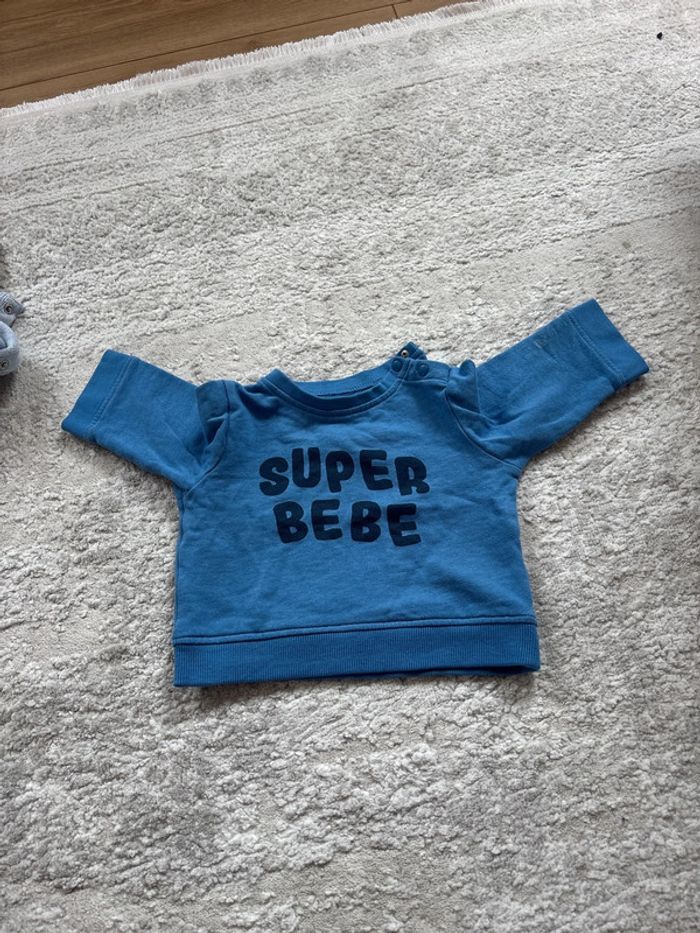 Pull Super Bébé taille 6 mois