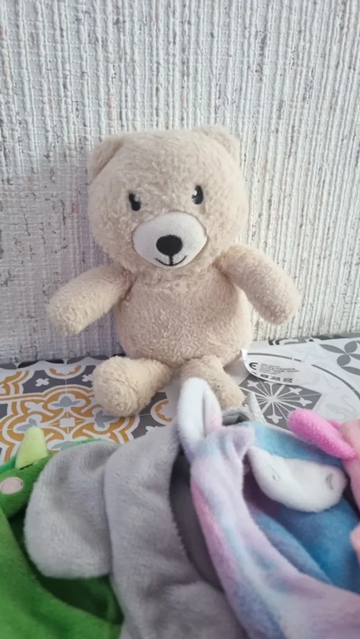 Nounours avec ses divers pyjamas - photo numéro 2