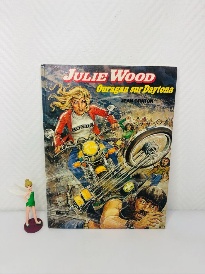 Julie Wood tome 6 et 7 - photo numéro 7