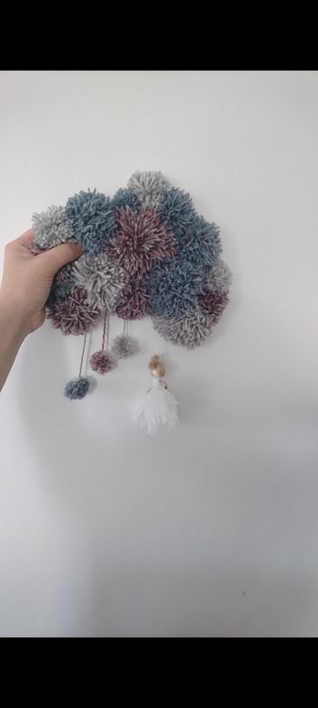 Déco murale tricotin pompon perle bois