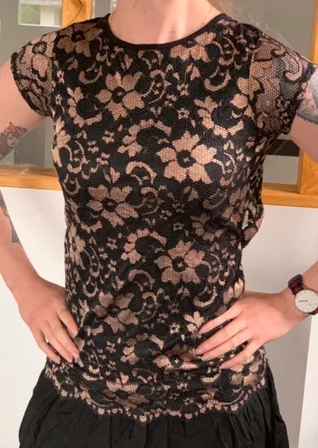 Top dentelle boohoo dos nu sexy