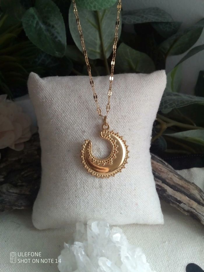 Collier lune orientale