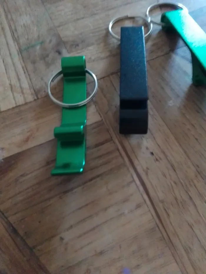 Lot de 3 porte clés décapsuleur neuf - photo numéro 4