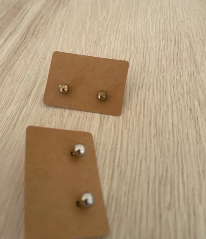 Lot de 2 paires de boucles d’oreilles neuves - photo numéro 2