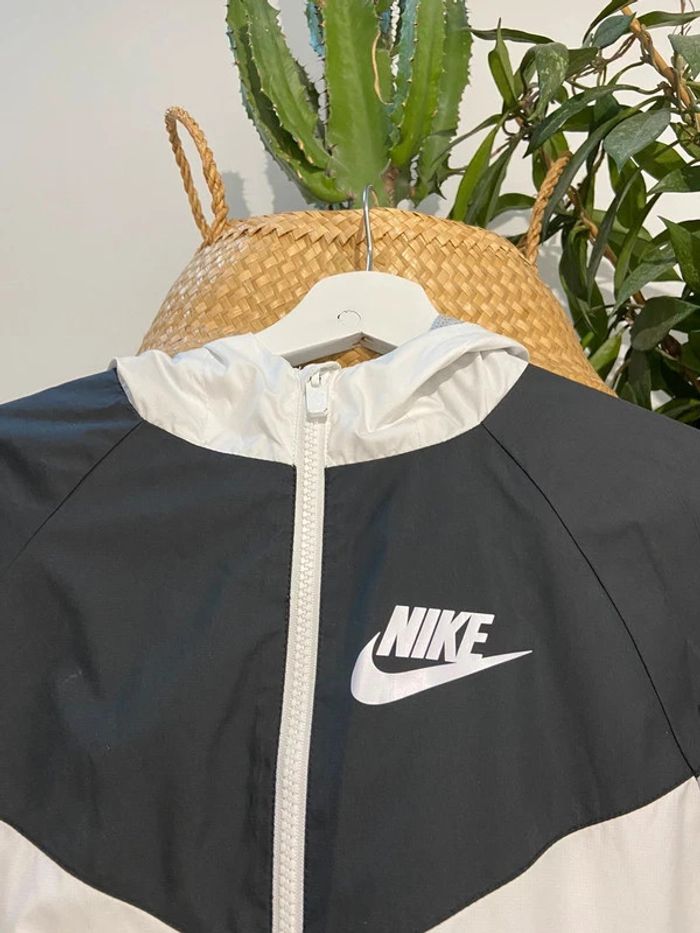 Veste coupe vent Nike - photo numéro 2