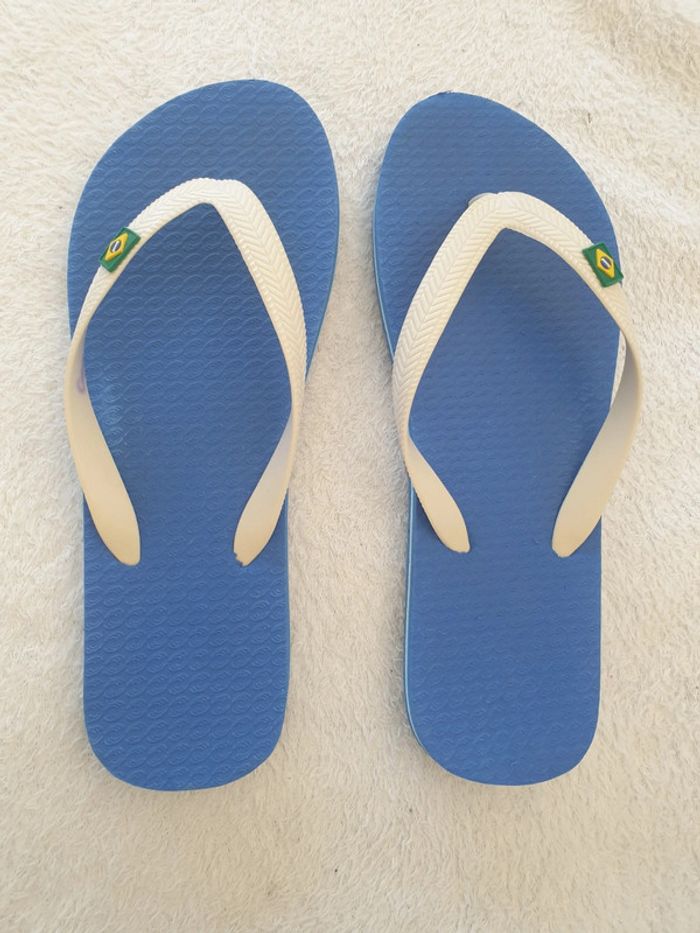 Paire de tongs bleues 38/39