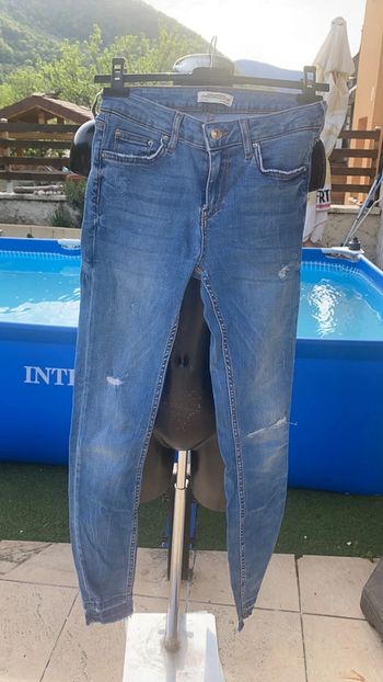 Jean bleu troué Zara