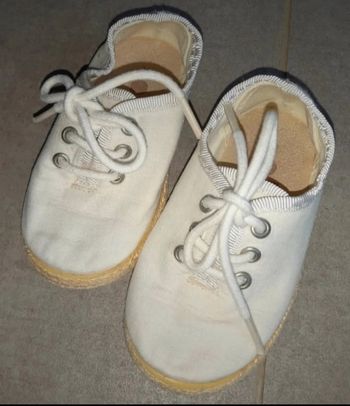 Chaussures écru taille 22