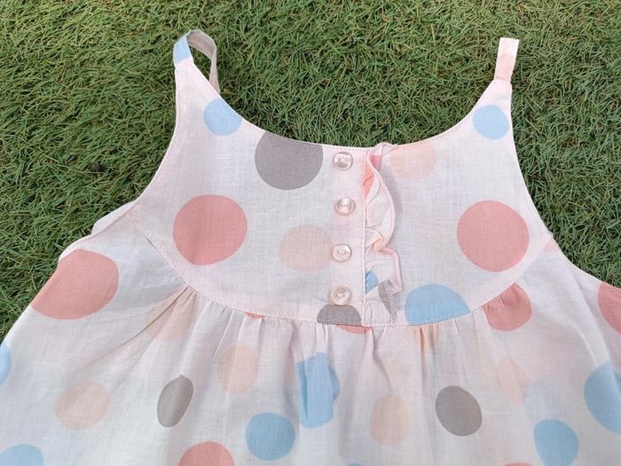 Très belle petite robe à bretelles légère - photo numéro 2