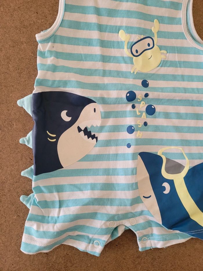 Combinaison short thème Mer requin 6mois in extenso - photo numéro 3