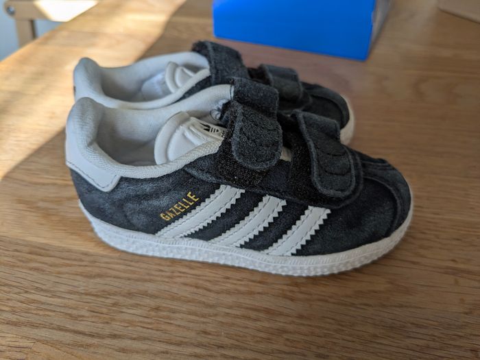 Baskets Gazelle Adidas Noires 21 - photo numéro 4