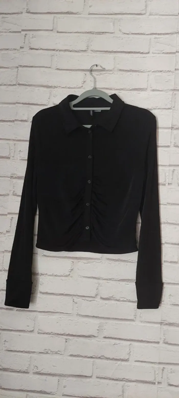 Ensemble noir – Pantalon fluide & haut manches longues chic