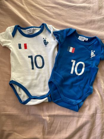 2 bodies manches courtes 3 mois