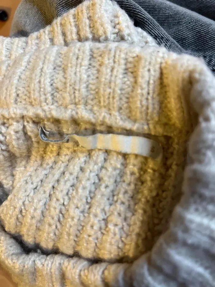 Superbe pull only vintage - taille S - très bon égal - photo numéro 2