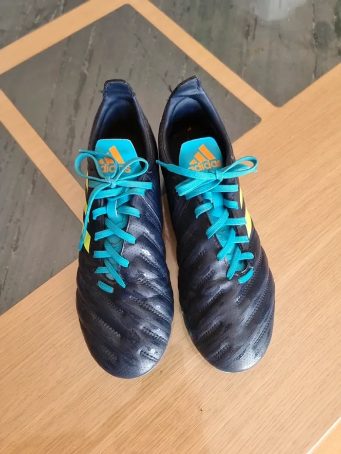 Crampons Adidas 41 1/3 US 8 - photo numéro 2