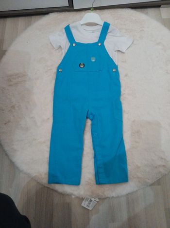 salopette + tee-shirt 2 ans