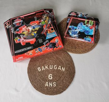 Lot de 2 bakugan, 1 arène avec dragonoid et 1 training set octogan, cf description