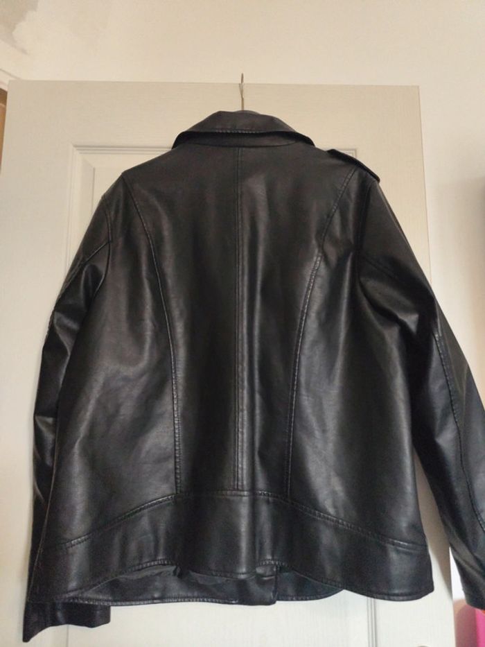 Veste en simili cuir neuve taille 52 - photo numéro 5
