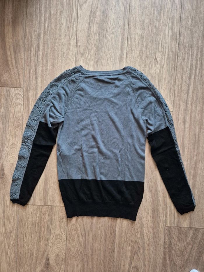 Pull grise noir dentelle kookai - photo numéro 2