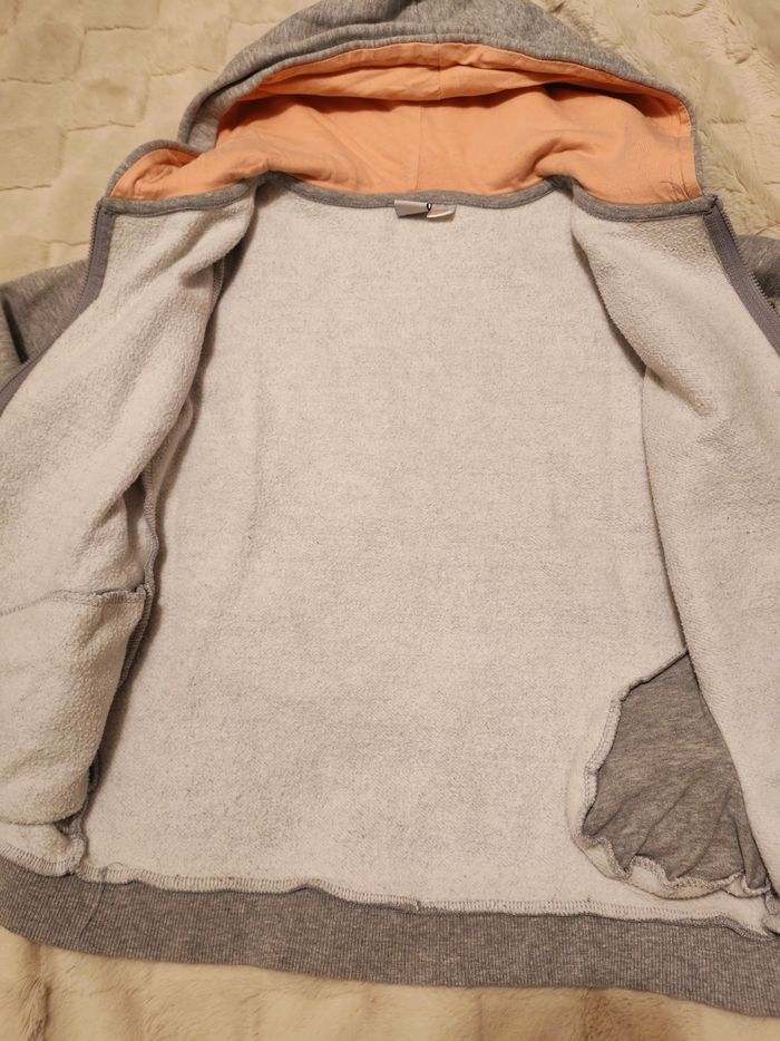 💖 Sweat zippé à capuche Minnie – Taille 9/10 ans – Très bon état - photo numéro 4