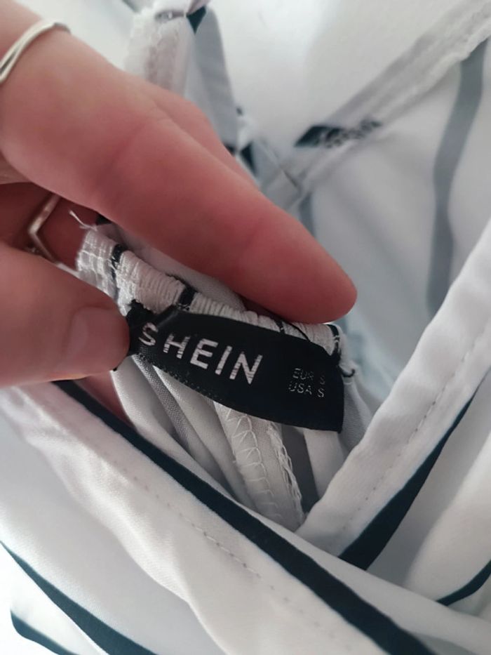 🌸 Combishort Shein taille S - photo numéro 3