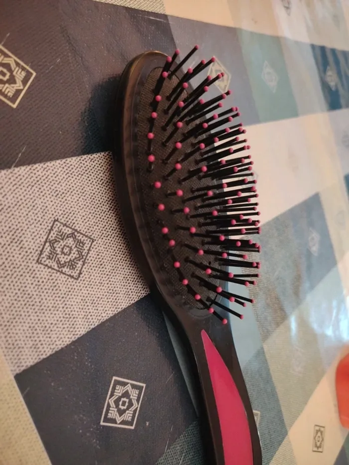 Brosse à cheveux - photo numéro 3