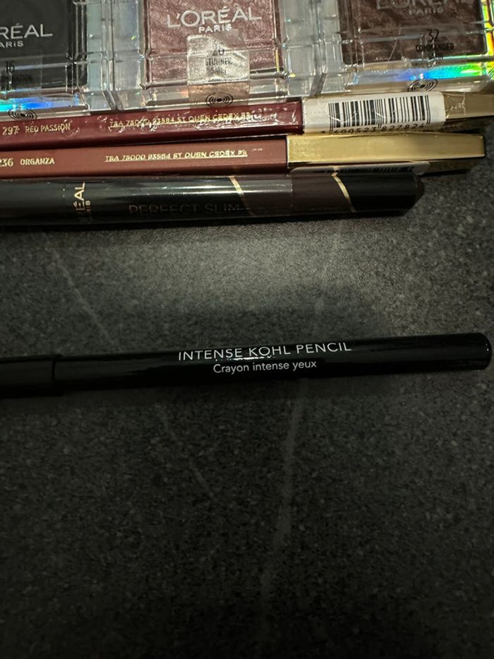 Lot maquillage l'Oréal Paris neuf - photo numéro 5