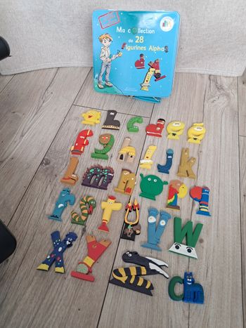 Mon coffret des 28 figurines alphas. Recrealire 