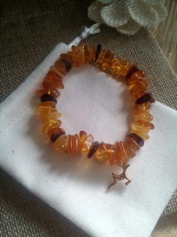 Bracelet en ambre naturelle, pendentif faon