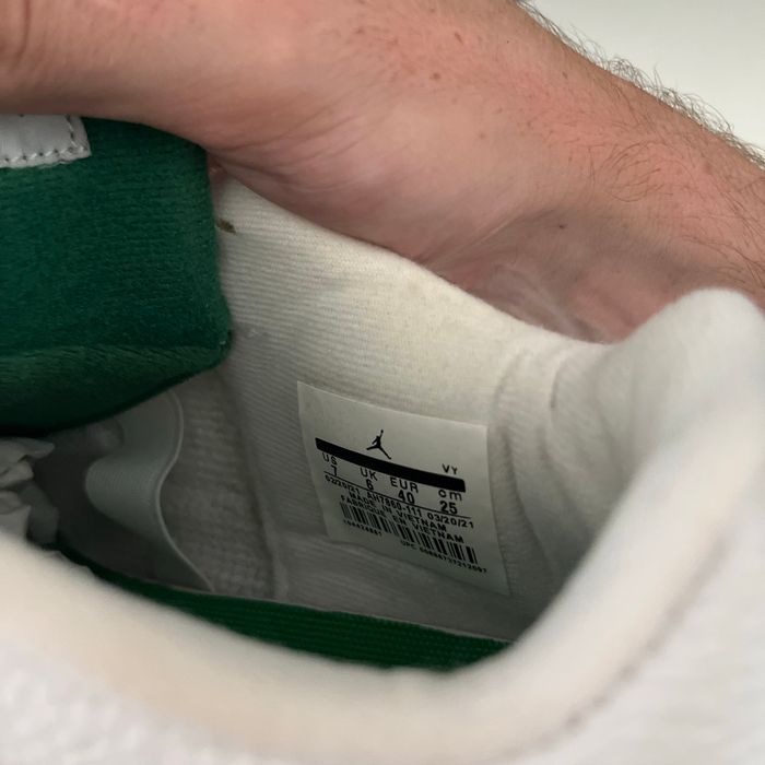 Lot de 3 paires de Jordan 4 métalliques (argent,rouge,vert) - photo numéro 5