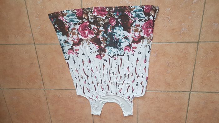 Blouse été femme 48-50 blanche fleurie - photo numéro 4