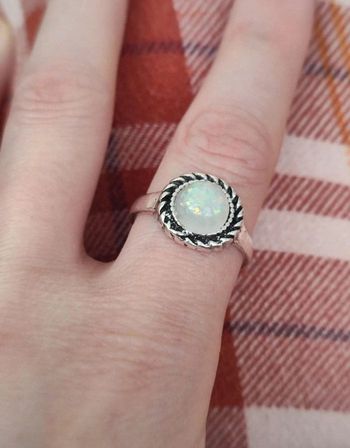 Bague pierre ronde blanche en acier inoxydable