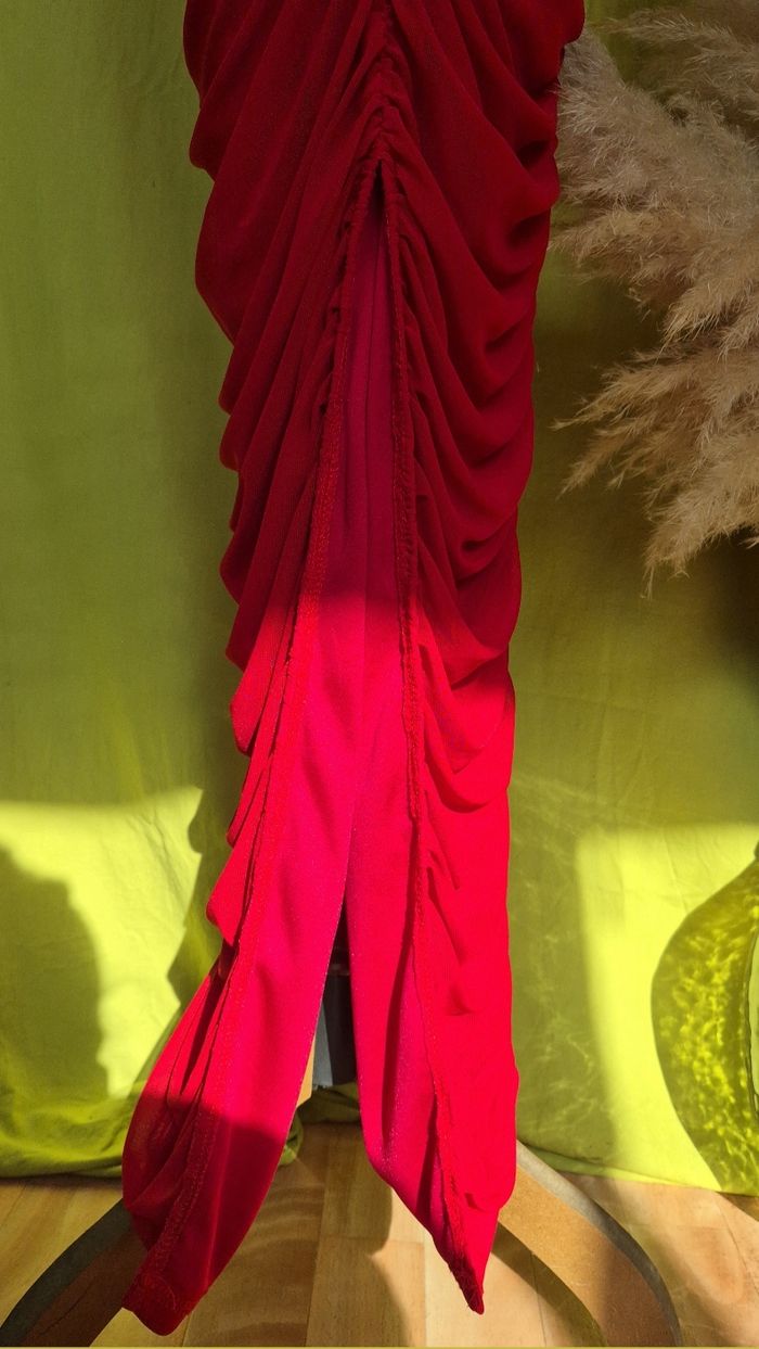 Robe de soirée rouge - photo numéro 3